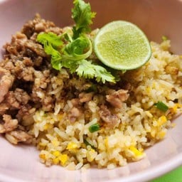 ข้าวผัดไข่+เมนูทอดกระเทียม