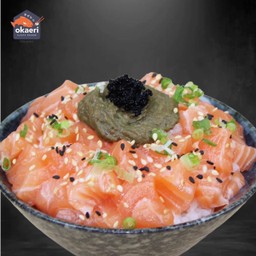 M11 ข้าวหน้าแซลมอนหั่นเต๋าราดมันปู