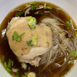 ก๋วยเตี๋ยวไก่ตุ๋น