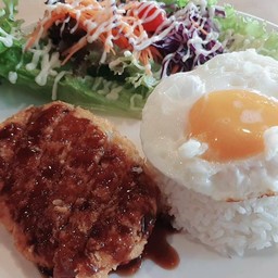 ข้าวเนื้อบดซอสกีวี