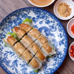 แหนมเนืองโรล