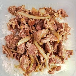 เนื้อผัดน้ำมันหอยราดข้าว