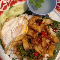 กะเพราหมู3ชั้น+ไข่ดาว