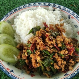 ข้าวผัดกระเพราหมูสับ