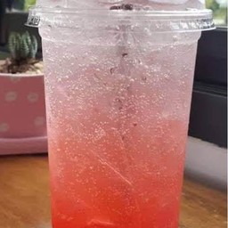 สตอเบอร์รี่โซดา