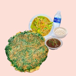 ข้าวไข่เจียวชะอมน้ำพริก+แตงกวาผัดไข่+น้ำเปล่า 1 ขวด
