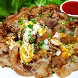 ก๋วยเตี๋ยว&อาหารตามสั่ง แม่พิกุล