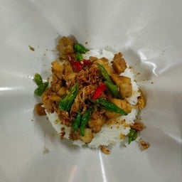 ข้าวไก่กระเทียมพริกทอด ห่อกระดาษ