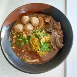 น้ำใส คาเฟ่