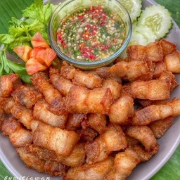 ร้านลูกชิ้นทอด น้องเฟวา