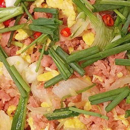 แหนมผัดไข่