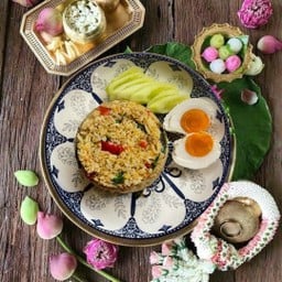 ข้าวคลุกกะเพราหมู