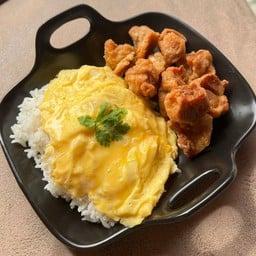 ข้าวไก่คาราเกะ+ไข่ข้น