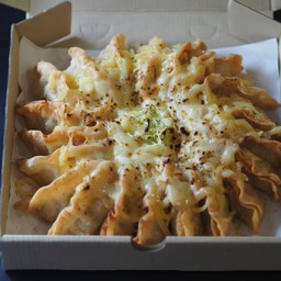 เกี๊ยวซ่าไก่ ชีส