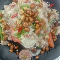 ยำแหนมสดวุ้นเส้น