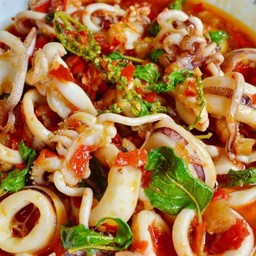 กระเพราปลาหมึก