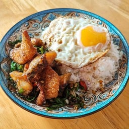 ข้าวราดกระเพราปลา