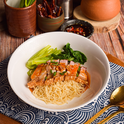 บะหมี่ หมูกรอบ