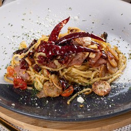 สปาเก็ตตี้เบคอนพริกแห้ง