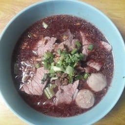 ก๋วยเตี๋ยวน้ำตกเนื้อ