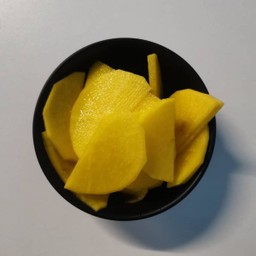 ดันมูจี 단무지  60g.Pickled radish yellow color