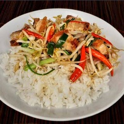 ข้าวผัดถั่วงอกเต้าหู้