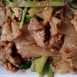 ผัดชีอิ้วหมู