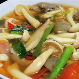 ต้มยำรวมเจ (กับข้าว)