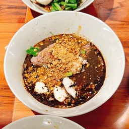 เส้นเล็กน้ำตกต้มยำ