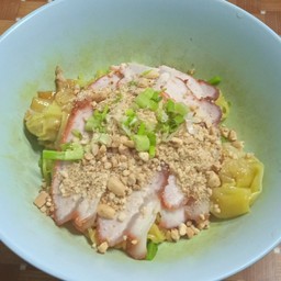บะหมี่เกี๊ยวหมูแดงแห้ง ไม่มีถ้วยพลาสติก