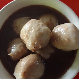 ลูกชิ้นเนื้อลวก