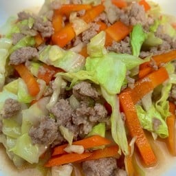 กะหล่ำปลีผัดหมูสับ (กับข้าว)