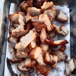 หมูสามชั้นทอด 1 ถุง 50 กรัม