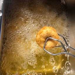 ทอดมันกุ้ง by punn หน้าคลังวิทยา