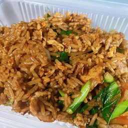 ข้าวผัดรถไฟซอสดำ