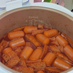 ต๊อกบกกี่ Tokpokki