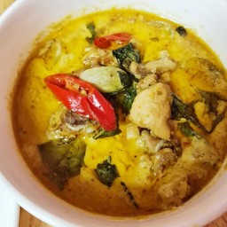 แกงเขียวหวานไก่ (กับข้าว)