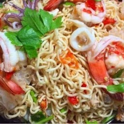 มาม่าทะเล(กุ้ง+หมึก+หอย)