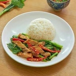 คะน้าหมูกรอบราดข้าว