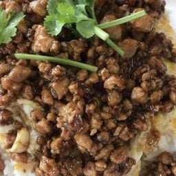 หมู(สับ)กระเทียม {ราดข้าว}