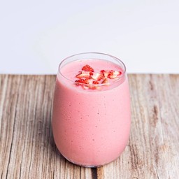 STRAWBERRY YOGURT SMOOTHIE