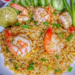 ข้าวผัดไข่ใส่กุ้ง