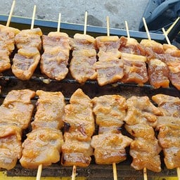 ก๋วยเตี๋ยวหมูยายกูล สูตรโบราณ และ ก๋วยจั๊บ ข้าวหมูแดง ข้าวหมูกรอบ