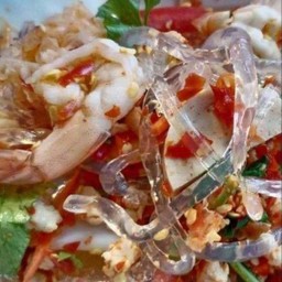 เส้นแก้ว รวมมิตร