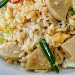 ข้าวผัดหมูยอ