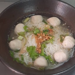 ก๋๋วยเตี๋ยวลูกชิ้นหมู (ธรรมดา)