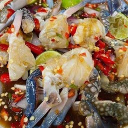 ยำปูม้าสด