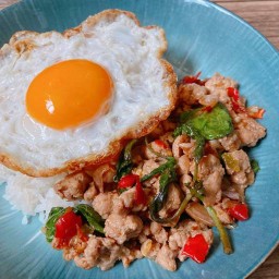 หอมปรุง (ข้าวกะเพราไข่ข้น และอาหารตามสั่ง) ปากน้ำ