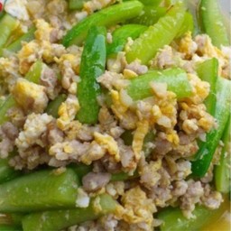 ผัดแตงกวา ราดข้าว