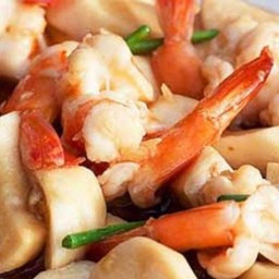 เห็ดออรินจิ+ผัดรวมเล(กุ้ง+หมึก+หอย) ราดข้าว